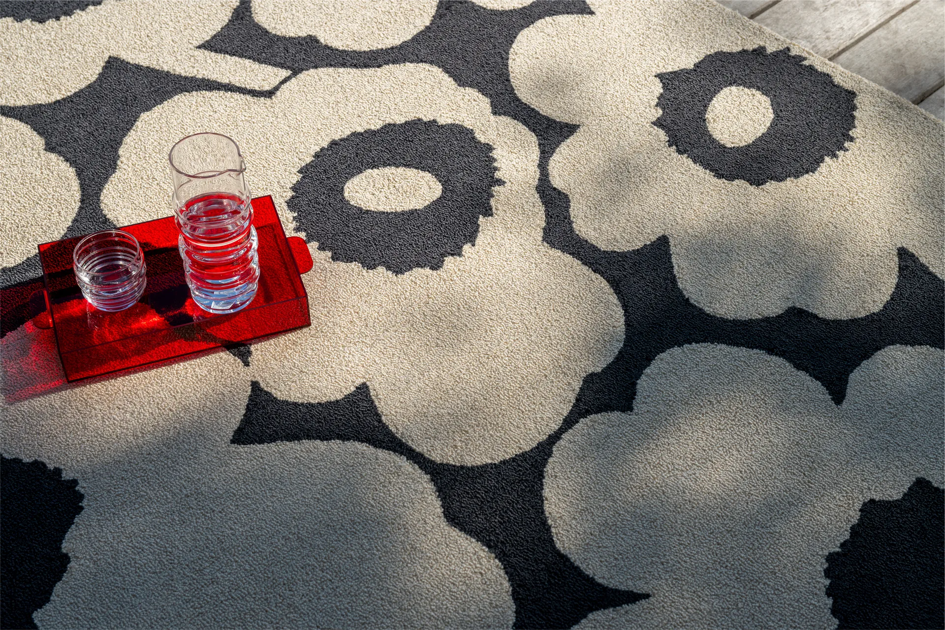 Unikko matta outdoor, Charcoal-white, 250x350 cm Marimekko