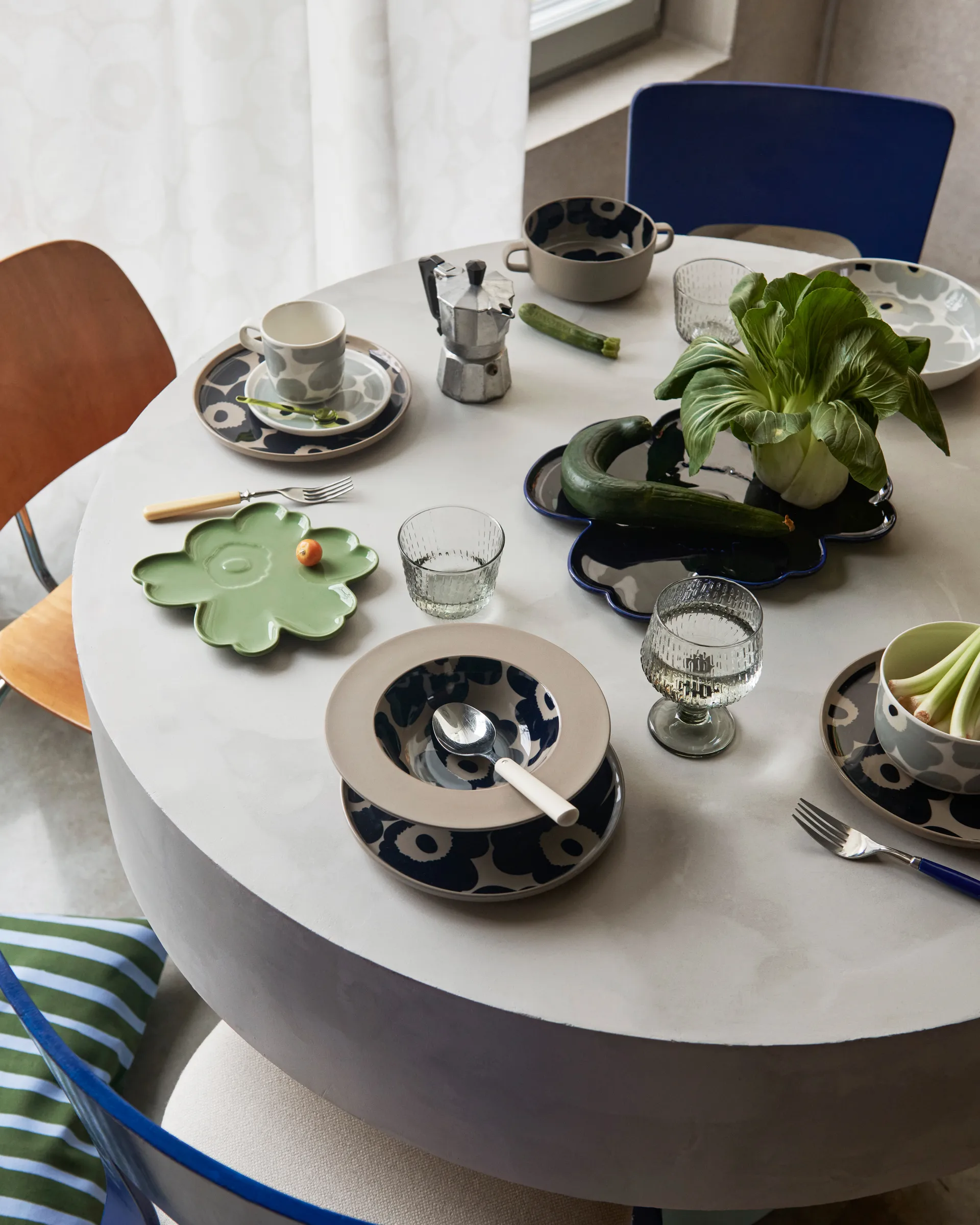 Unikko skål med handtag 5 dl, Terra-dark blue Marimekko