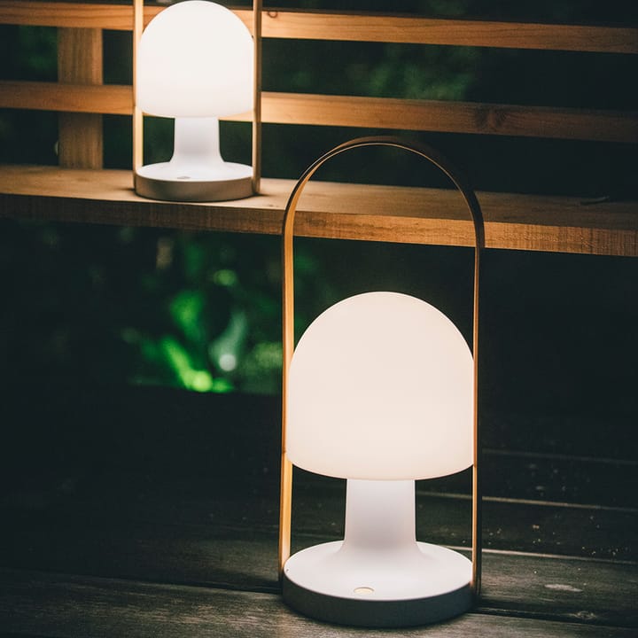 FollowMe Plus bordslampa, white, handtag i ek Marset
