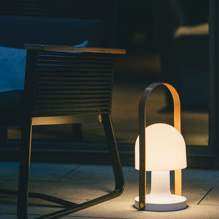 FollowMe Plus bordslampa, white, handtag i ek Marset