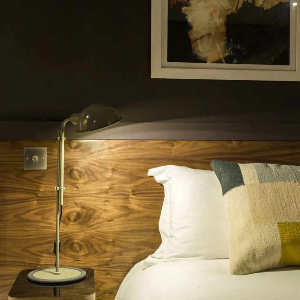 Funiculi bordslampa, black Marset