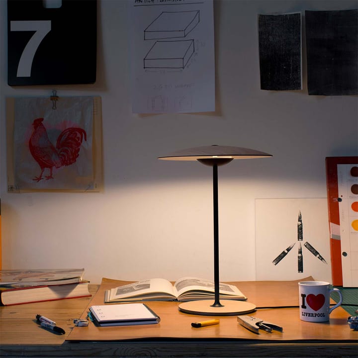 Ginger S bordslampa, ek, svart stålstativ Marset