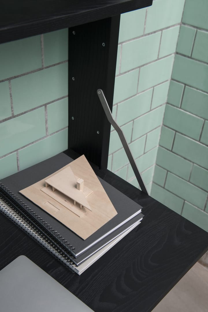 Gridlock Desk skrivbordshyllplan, Black stained Ash Massproductions