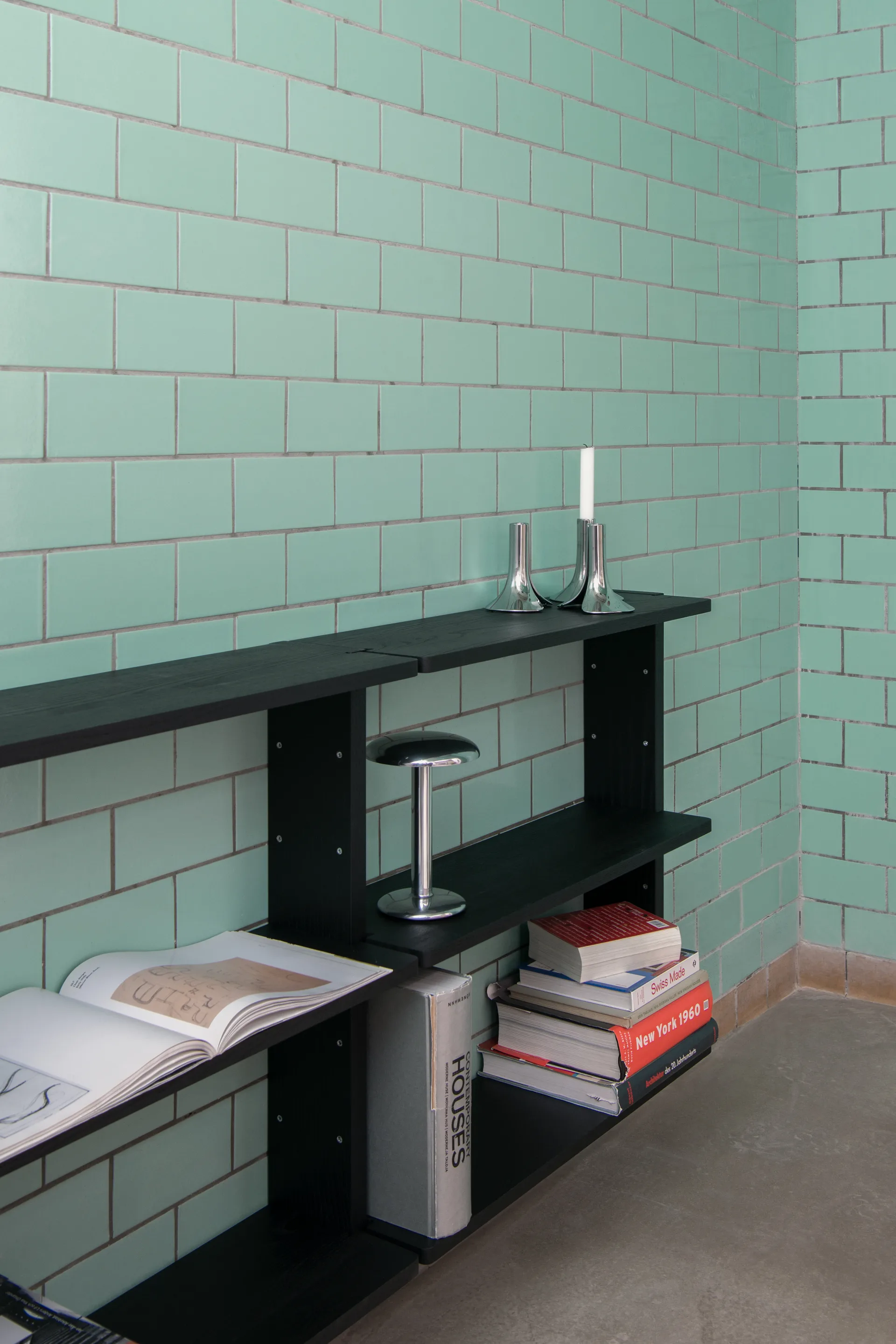 Gridlock Shelf W800 hyllplan, Black stained Ash Massproductions