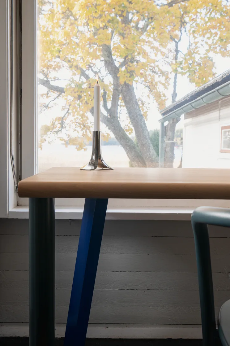 Homework skrivbord 140x60 cm, Svartbetsad ask Massproductions