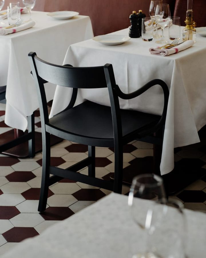 Waiter XL fåtölj, Svartbetsad bok Massproductions