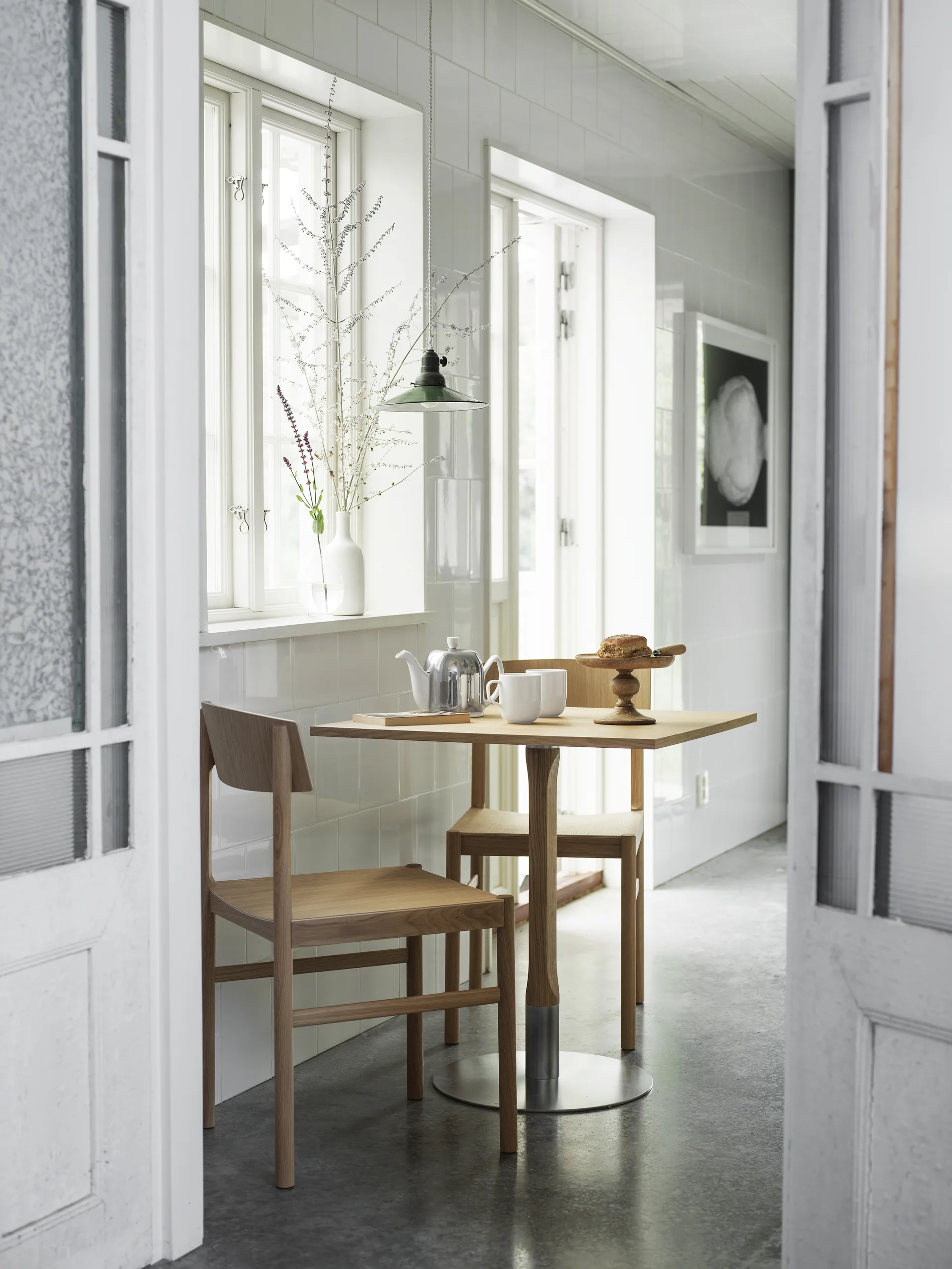 Rod stol, Vit vaxoljad ek Mavis