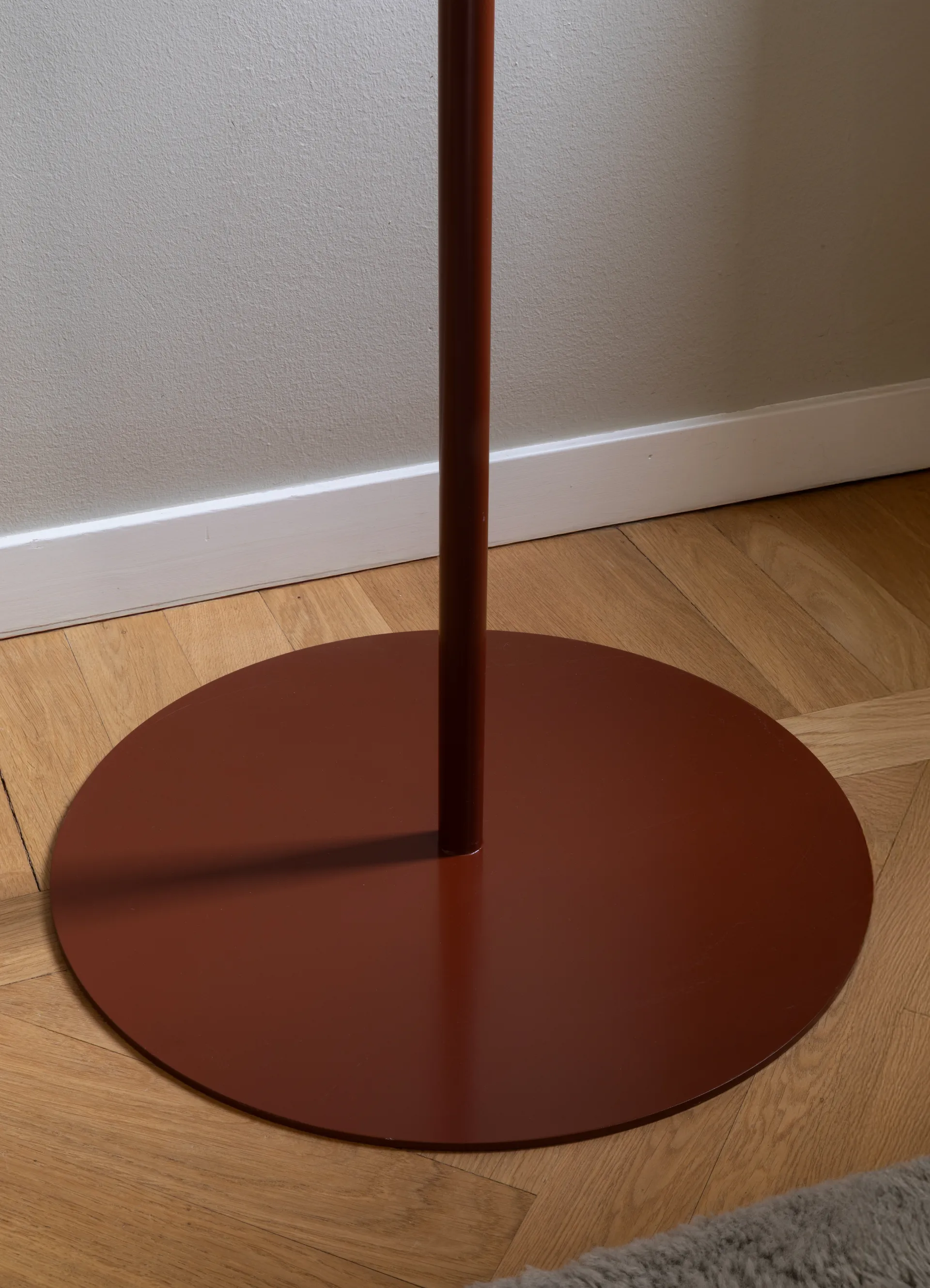 Bill Floor klädhängare, Cinnamon Maze