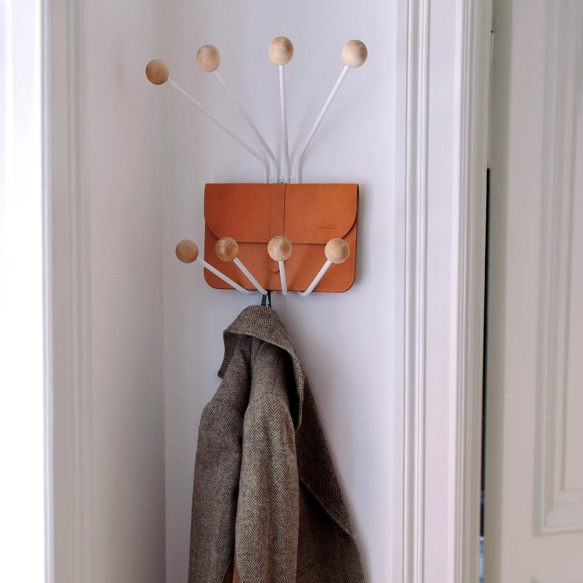 Bill S klädhängare, vit Maze