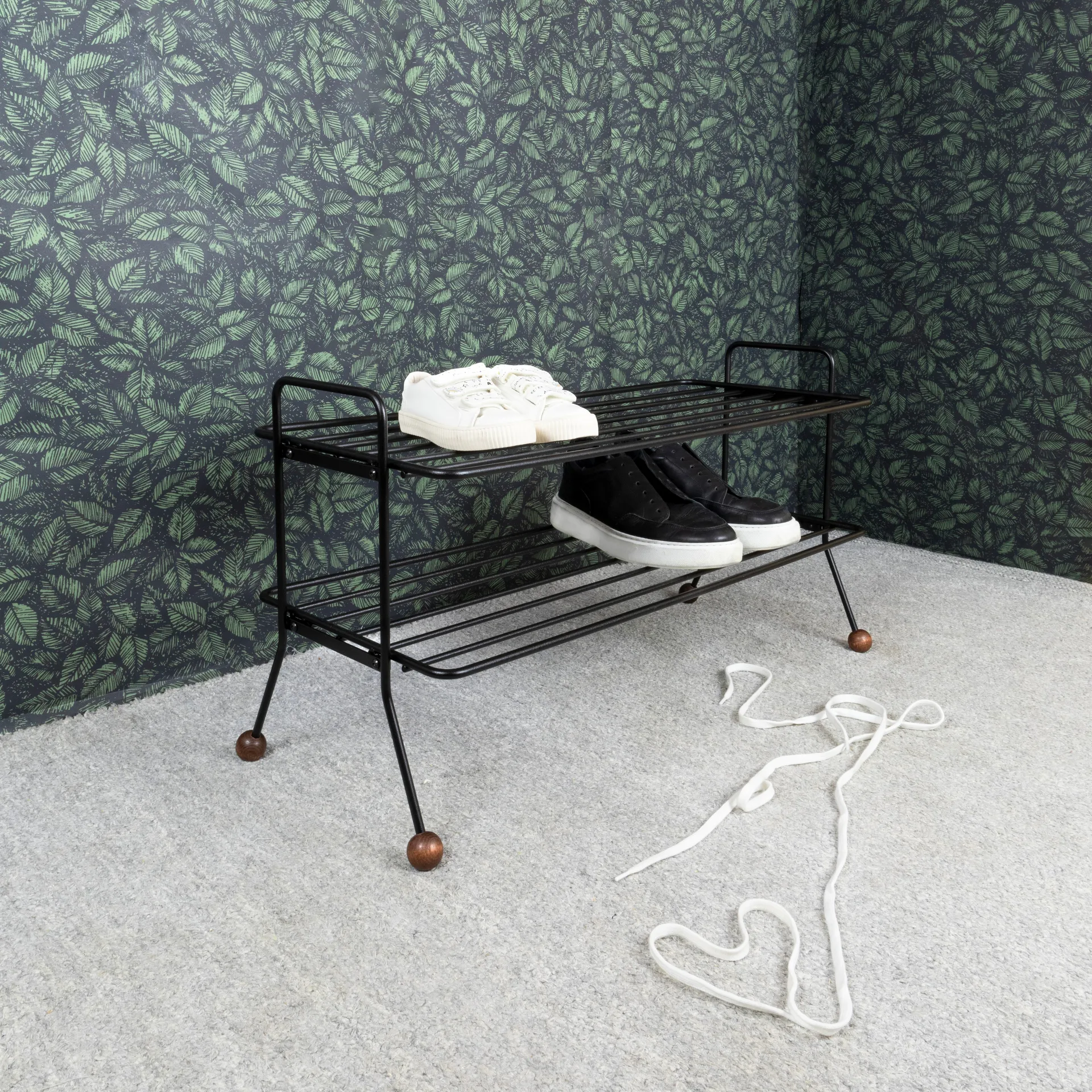 Bill skohylla, Svart-mörkbrun Maze