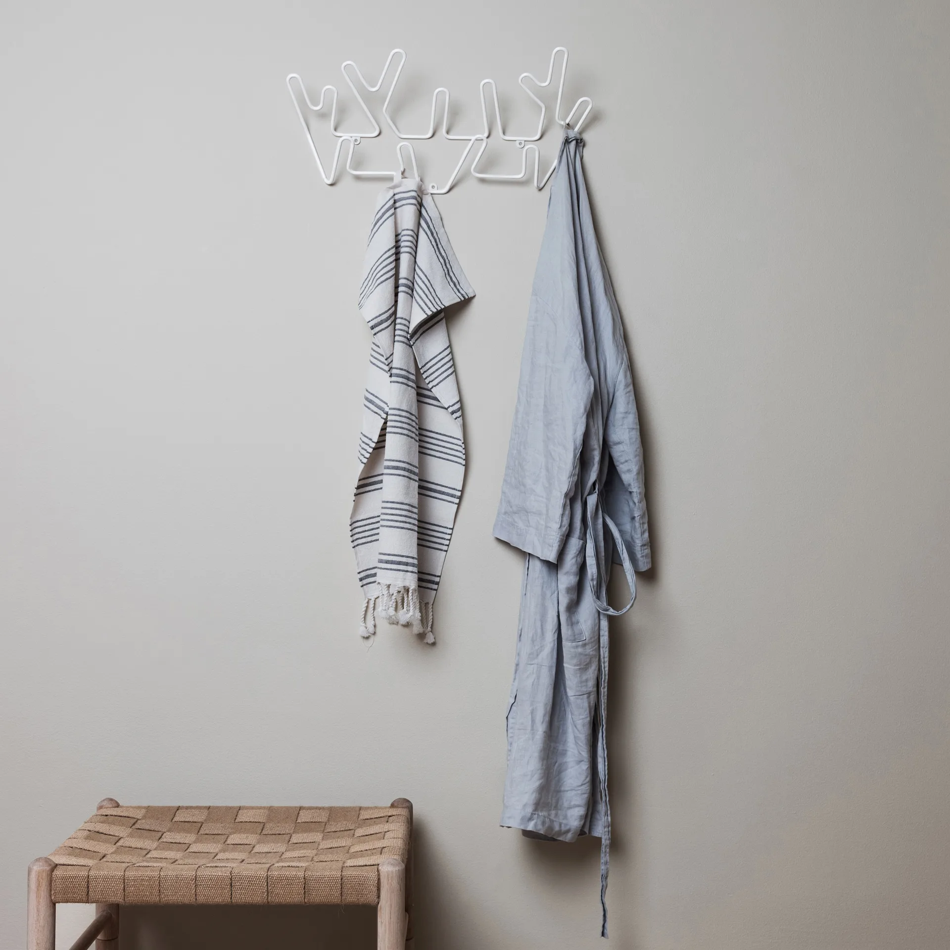 Crown hängare, vit Maze