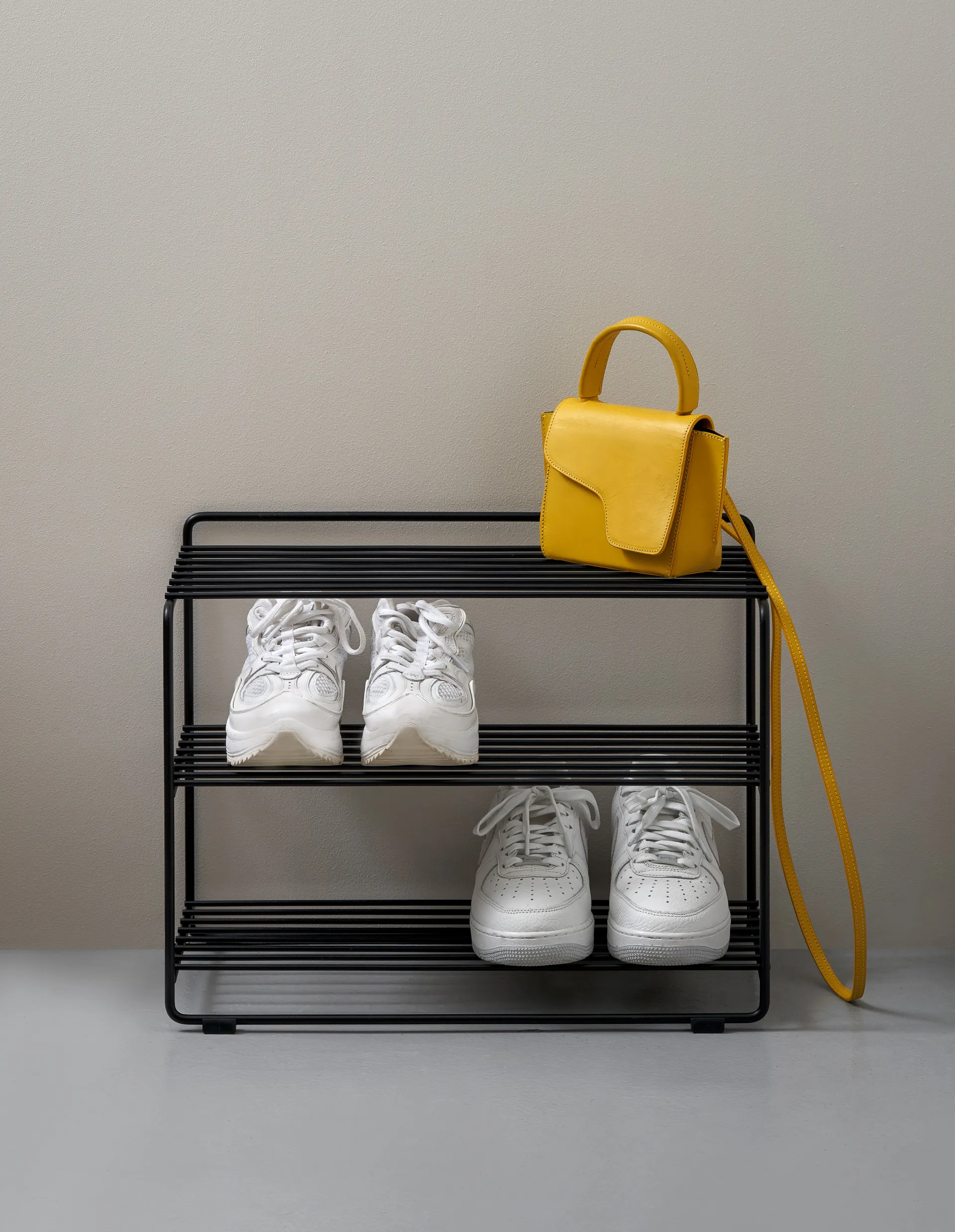 Downtown skohylla, Svart Maze