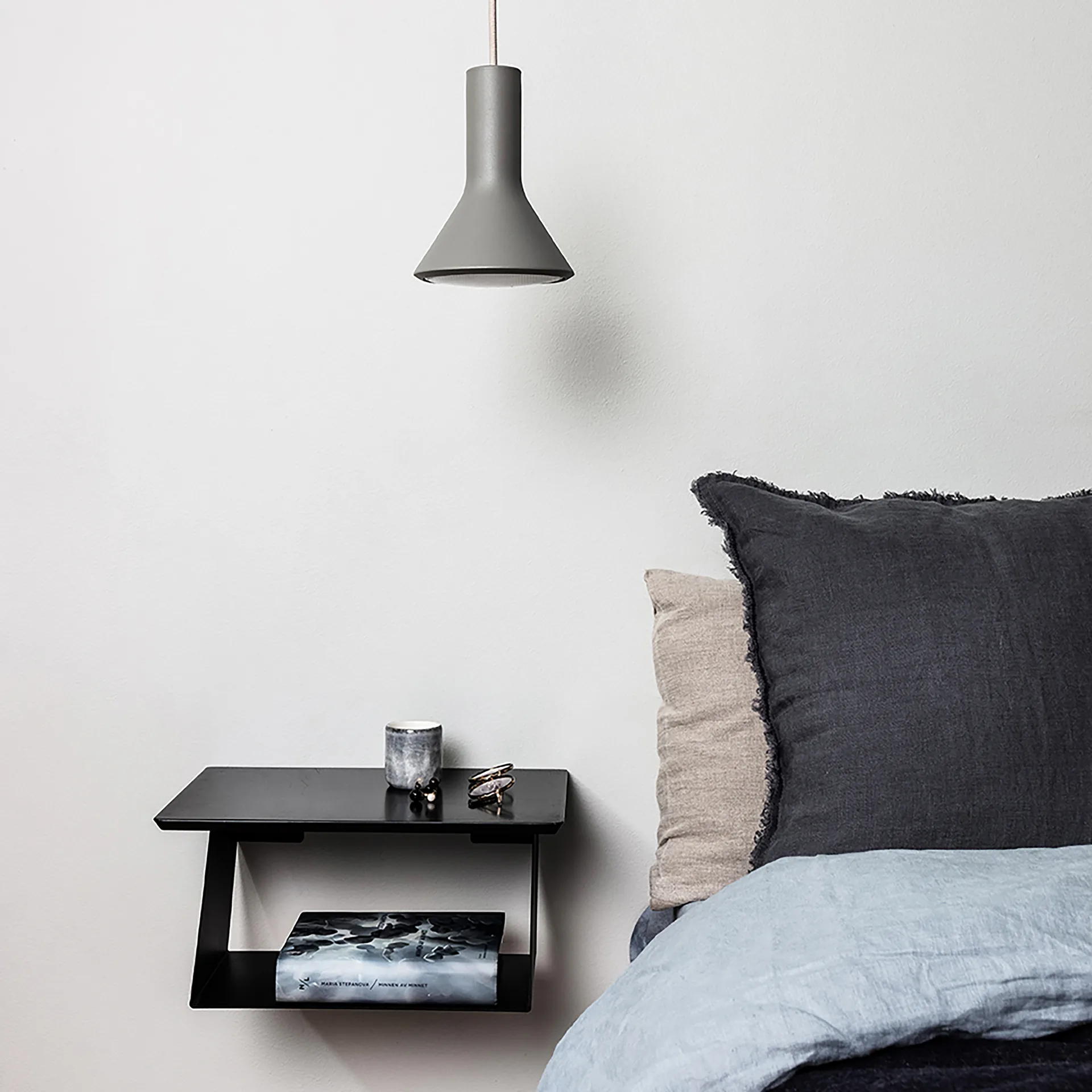 Edgy hylla, svart Maze