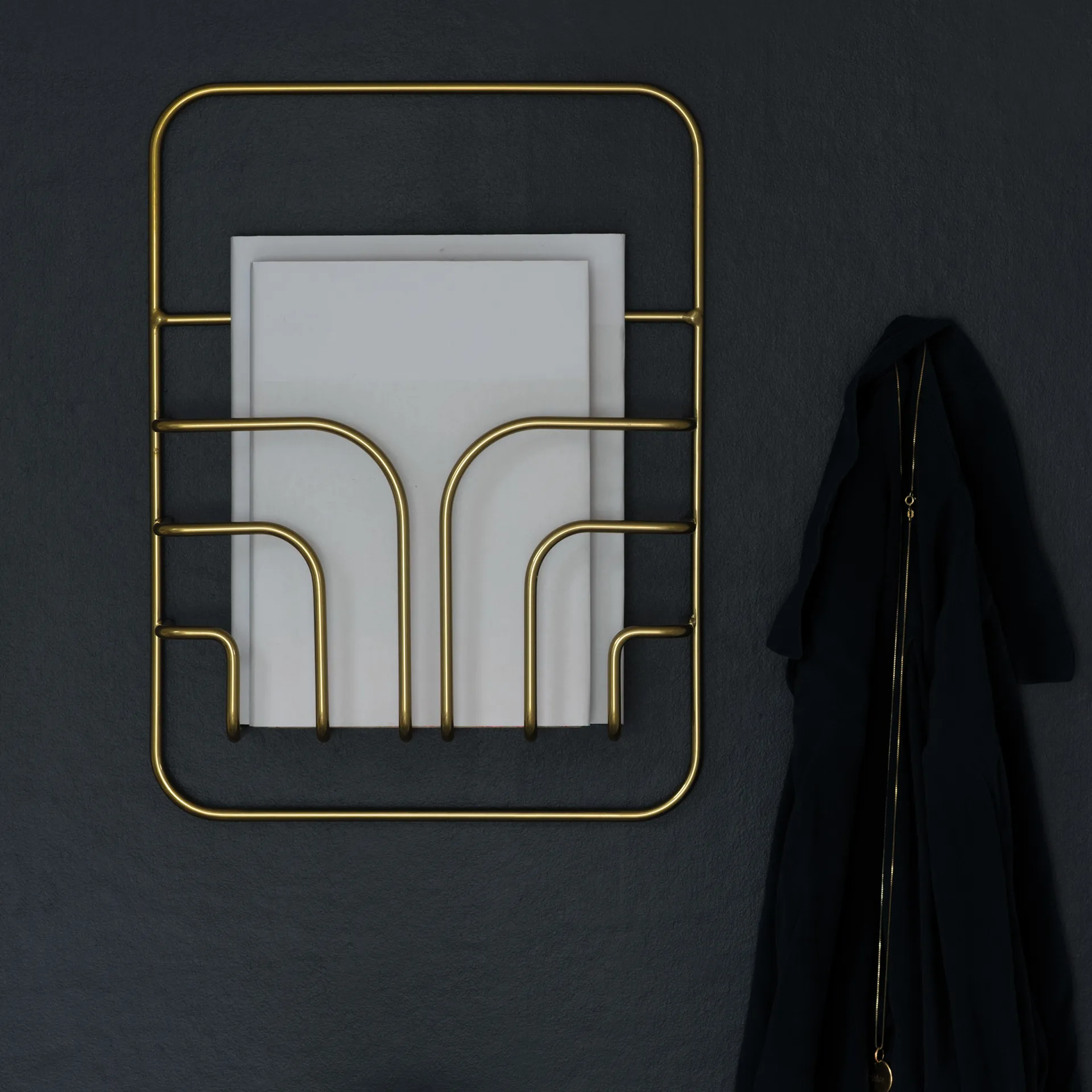 Now S tidningsställ, mässing Maze