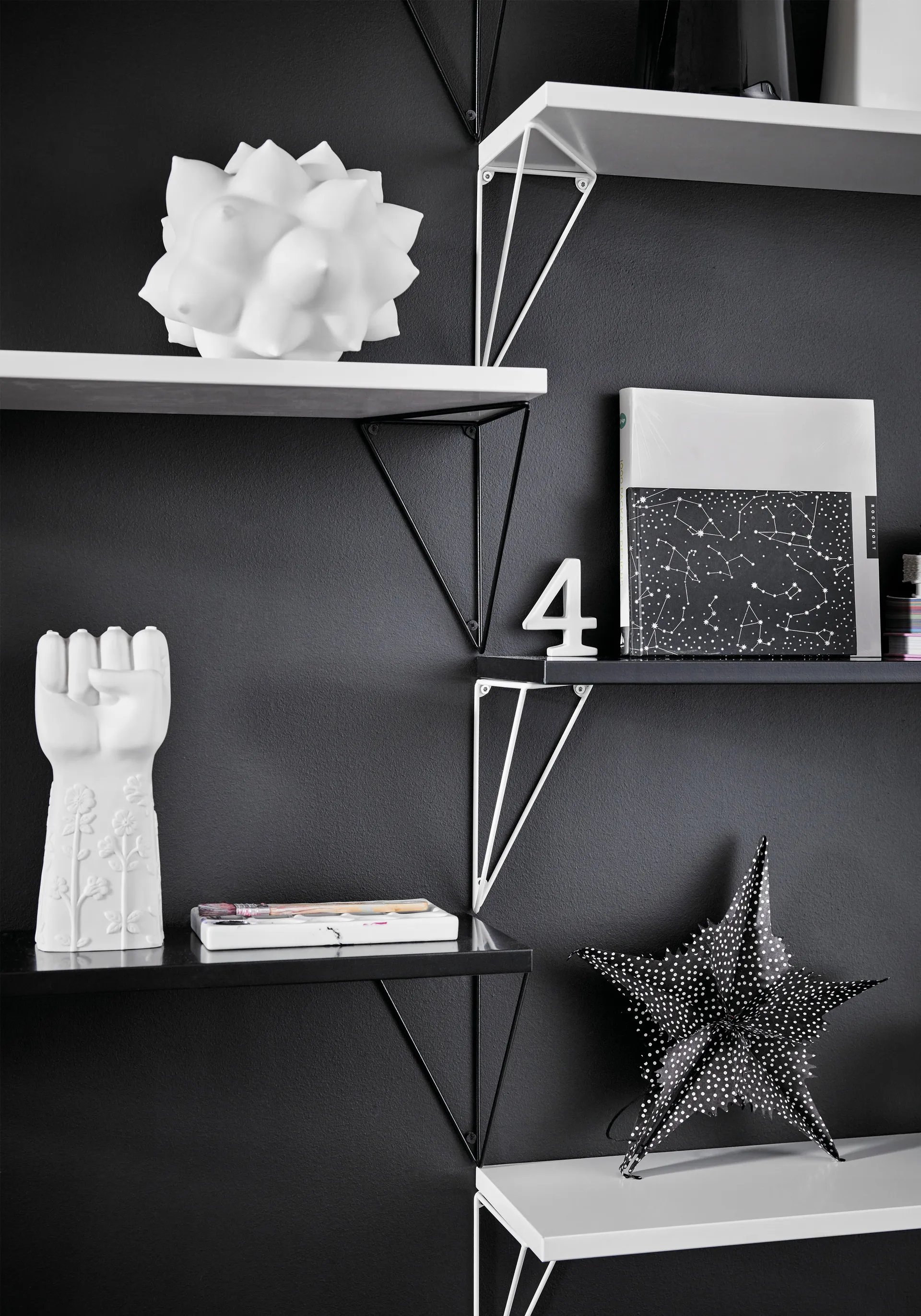 Pythagoras Shelf hyllplan, svart Maze