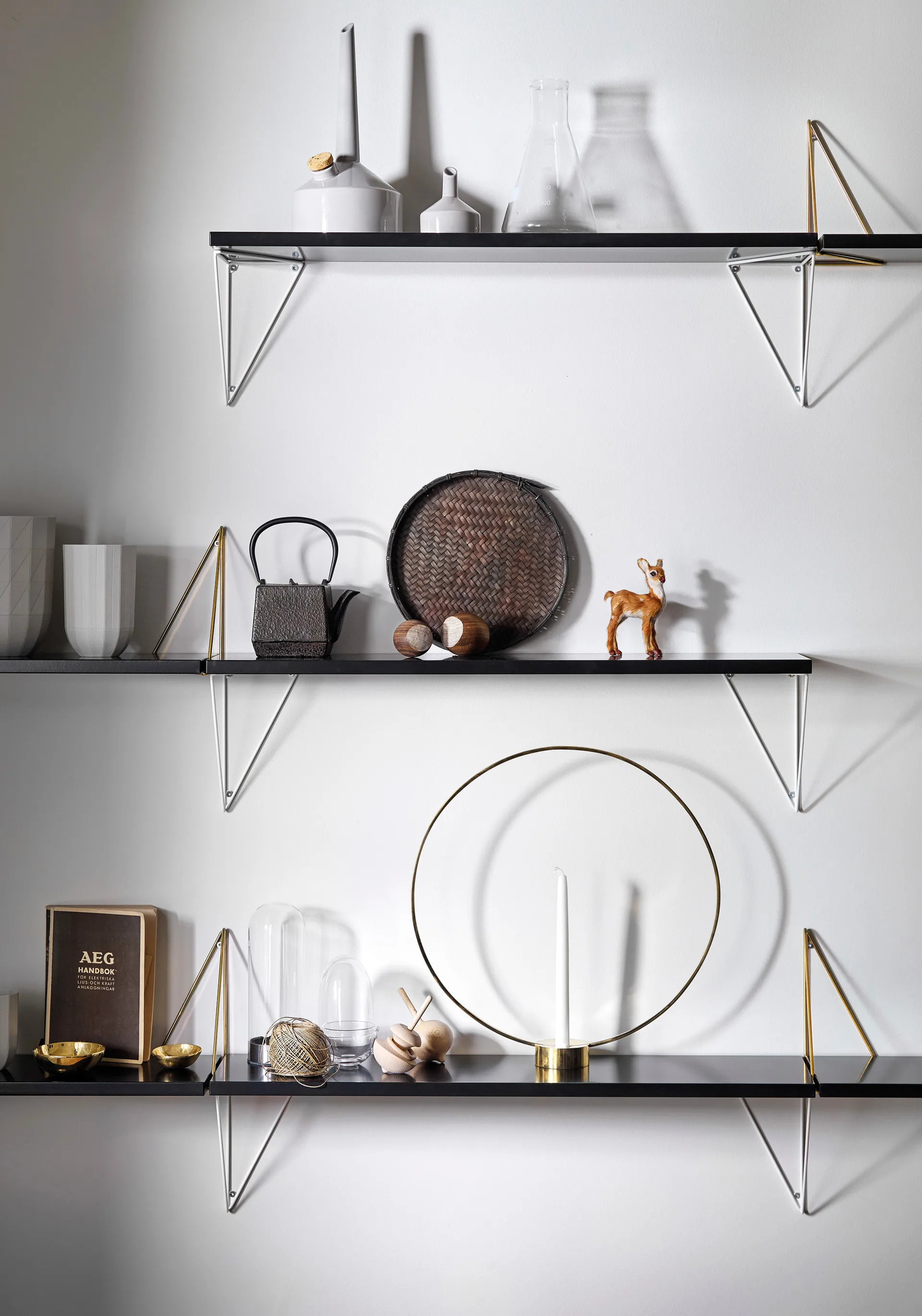 Pythagoras Shelf hyllplan, svart Maze