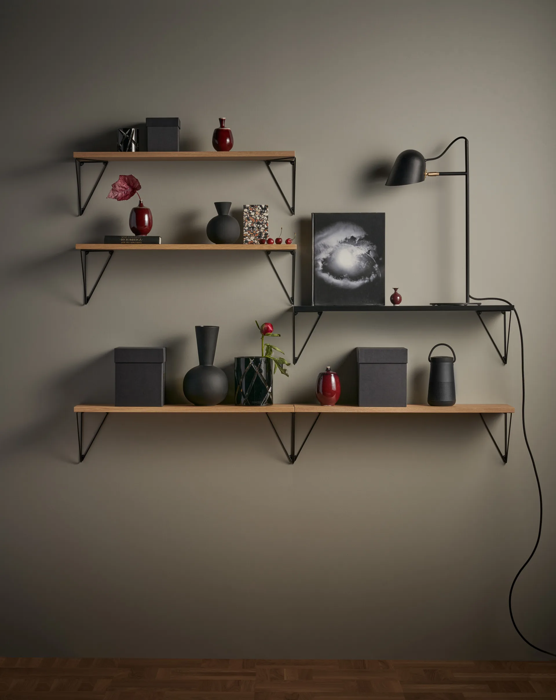 Pythagoras Shelf hyllplan, valnöt Maze