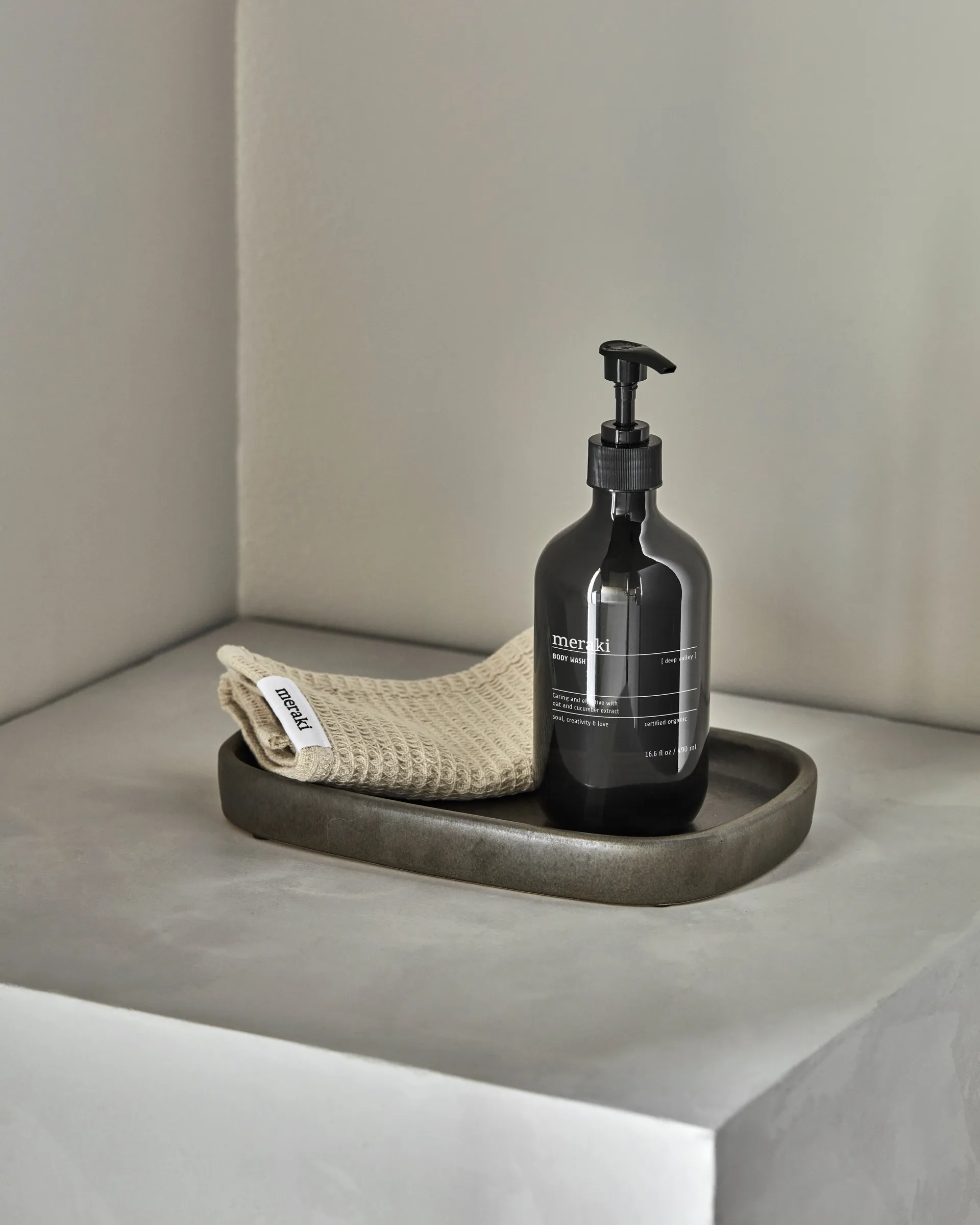 Datura bricka, Mörkgrå Meraki