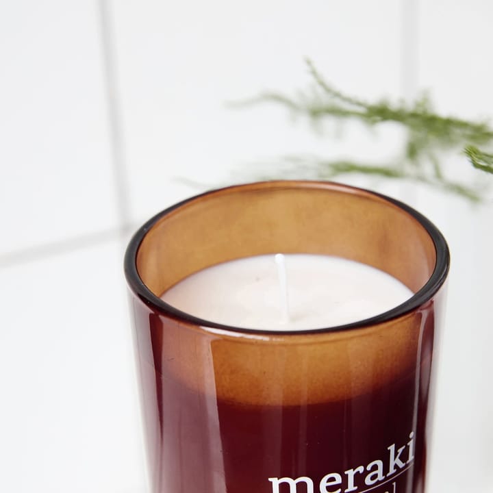 Meraki doftljus brunt glas 35 timmar - Scandinavian garden - Meraki