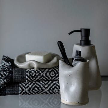 By Hand tandborsthållare - Light grey - Mette Ditmer