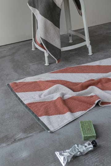 Diagonal badrumsmatta 50x80 cm - Brick - Mette Ditmer