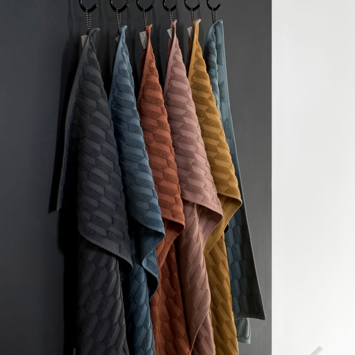Geo handduk 50x95 cm, Anthracite Mette Ditmer