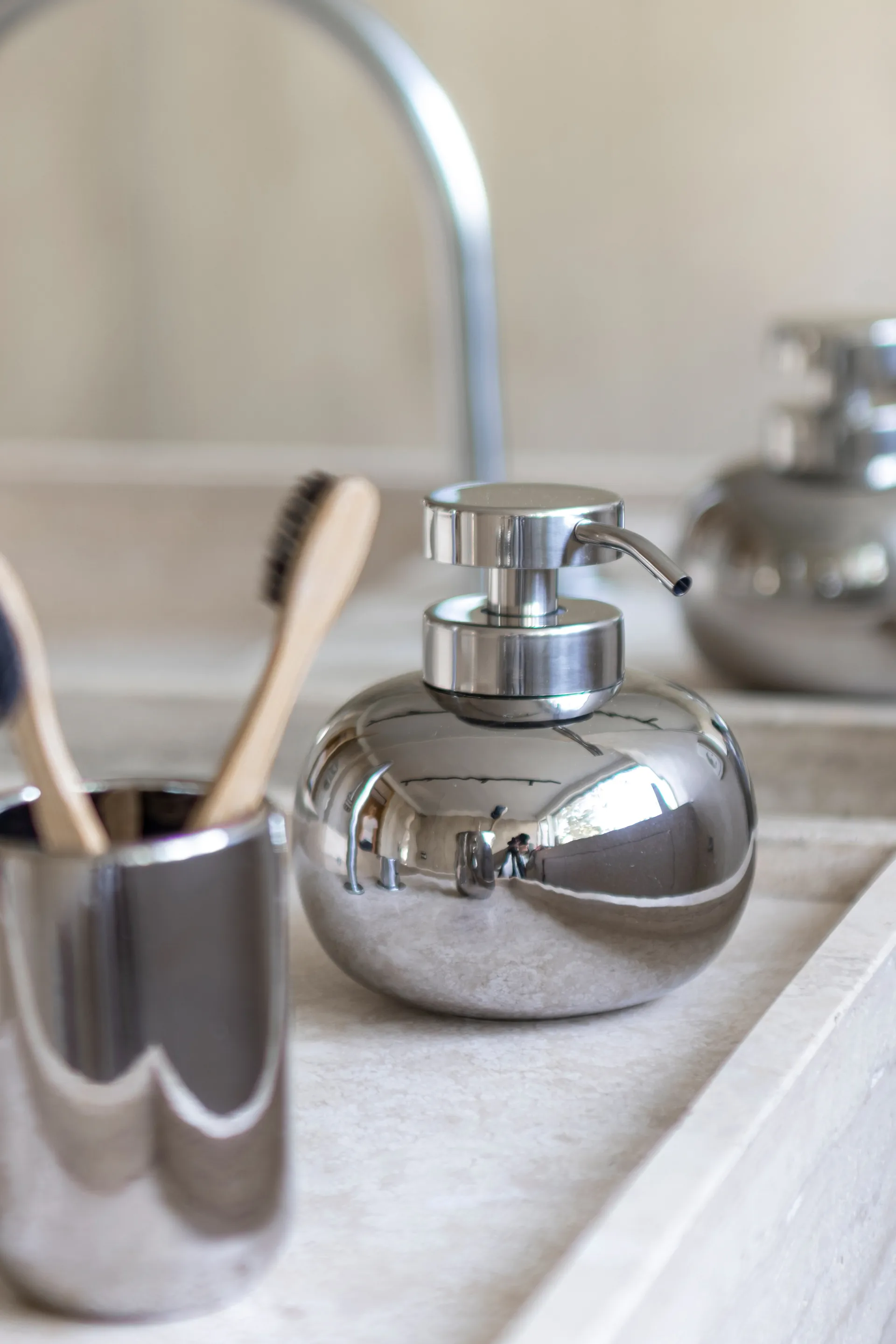 Lotus tvålpump låg, Chrome Mette Ditmer