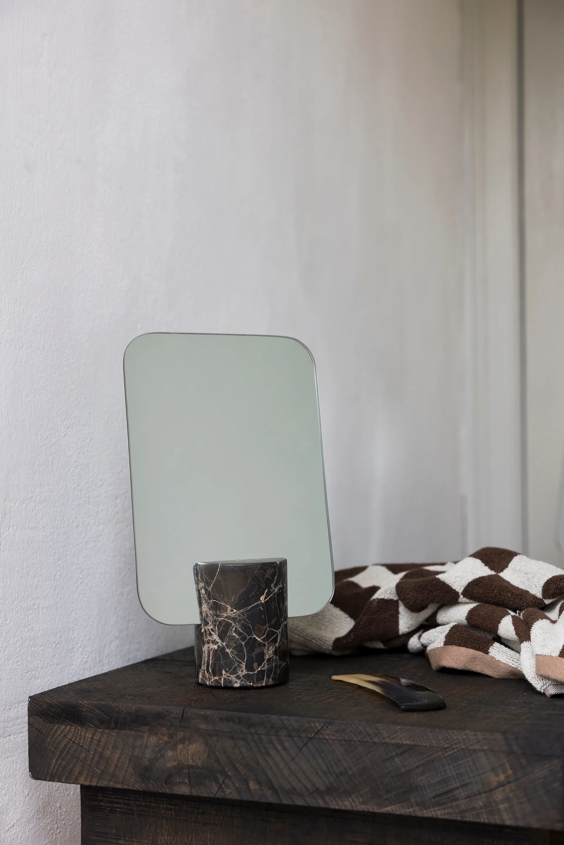 Marble bordsspegel, Brown, 30 cm Mette Ditmer