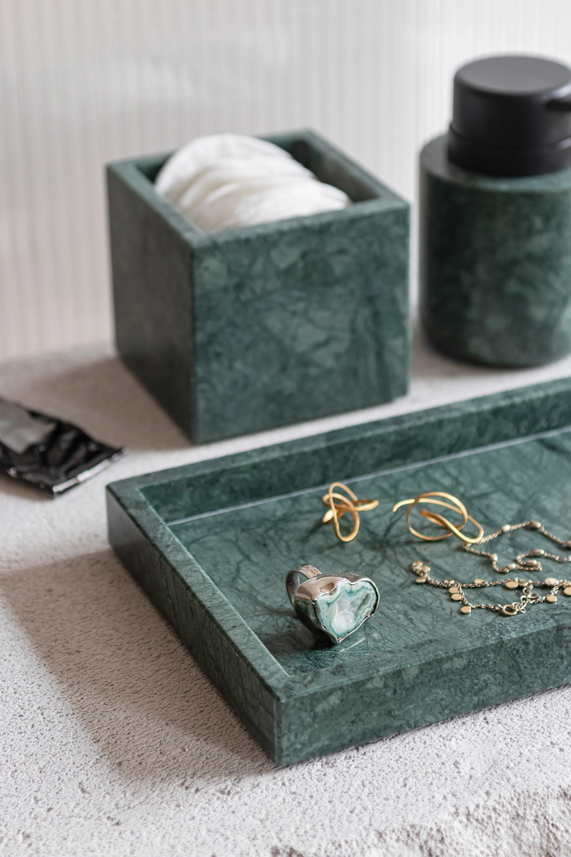 Marble dekorationsbricka 16x31 cm, Dark forest Mette Ditmer