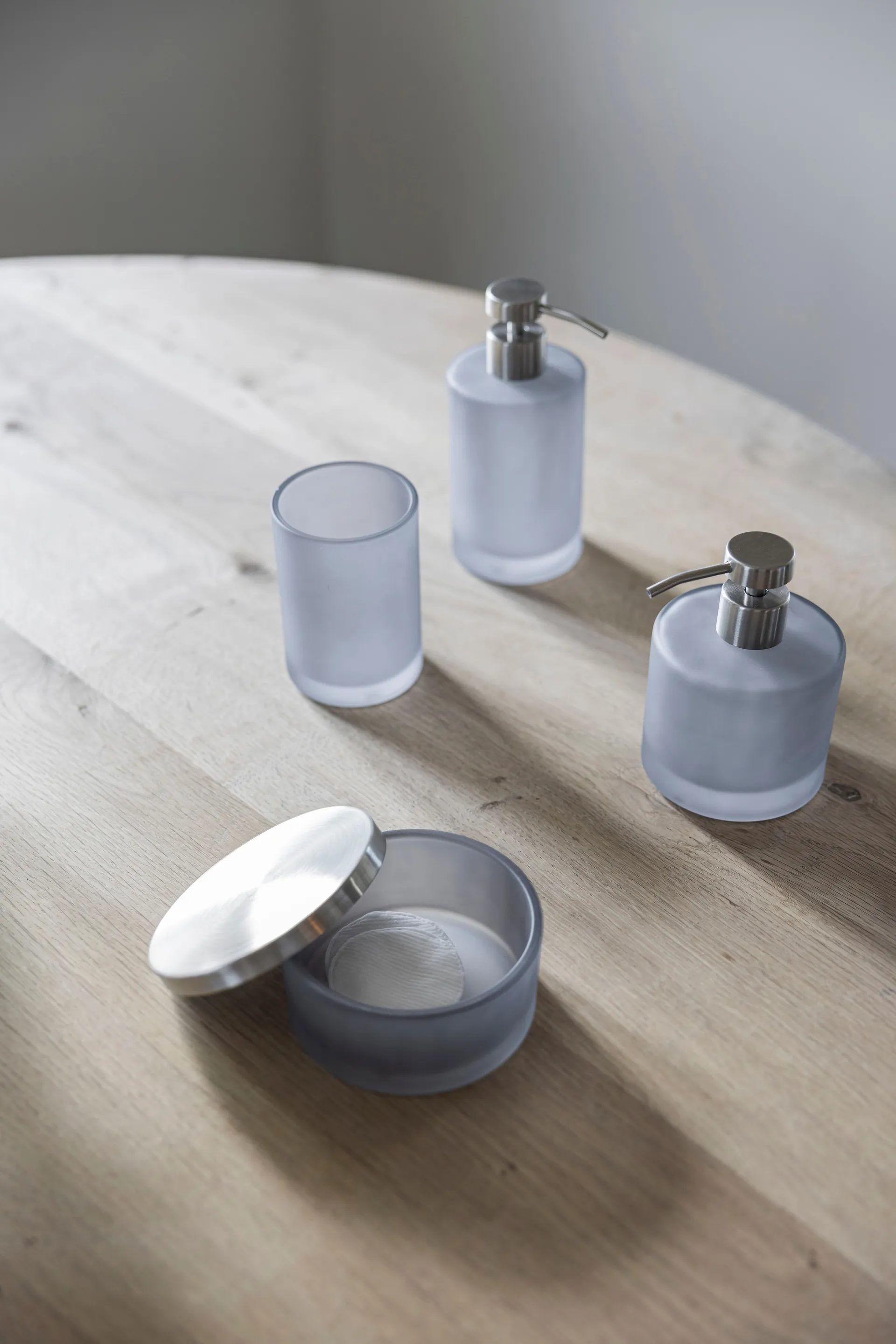 Modest burk med lock Ø10,5 cm, Dove blue Mette Ditmer