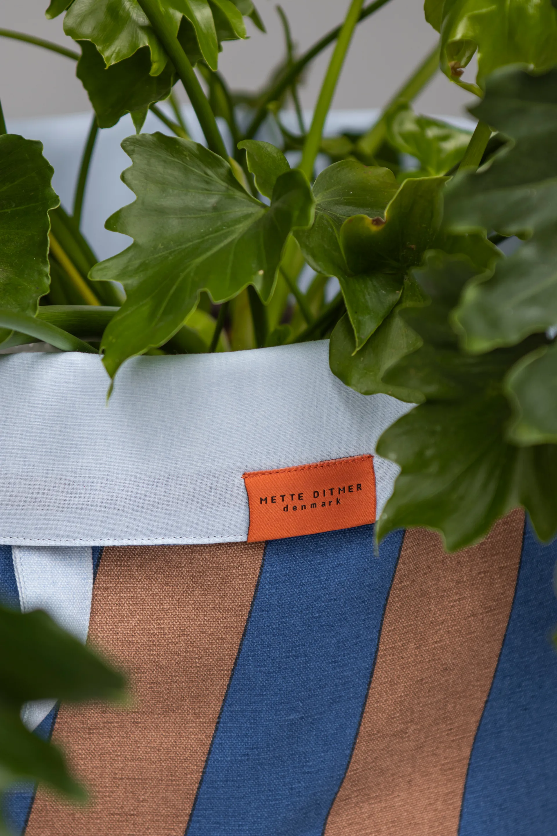 Nova Arte tvättkorg 40x40x50 cm, Cobalt-blush Mette Ditmer