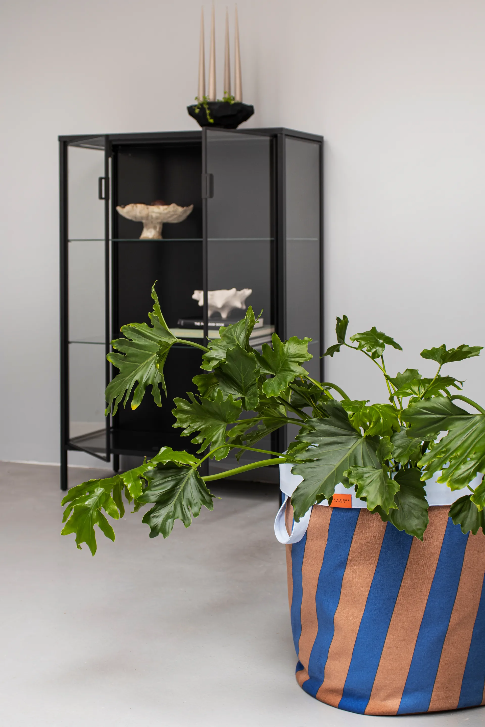 Nova Arte tvättkorg 40x40x50 cm, Cobalt-blush Mette Ditmer