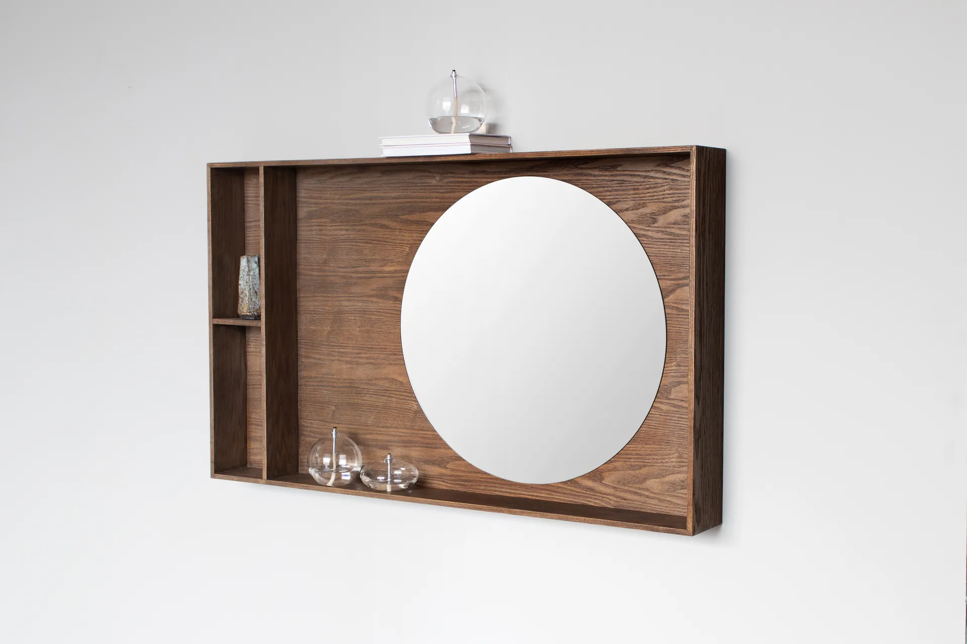 Show-me spegel med hylla large, Dark oiled Mette Ditmer