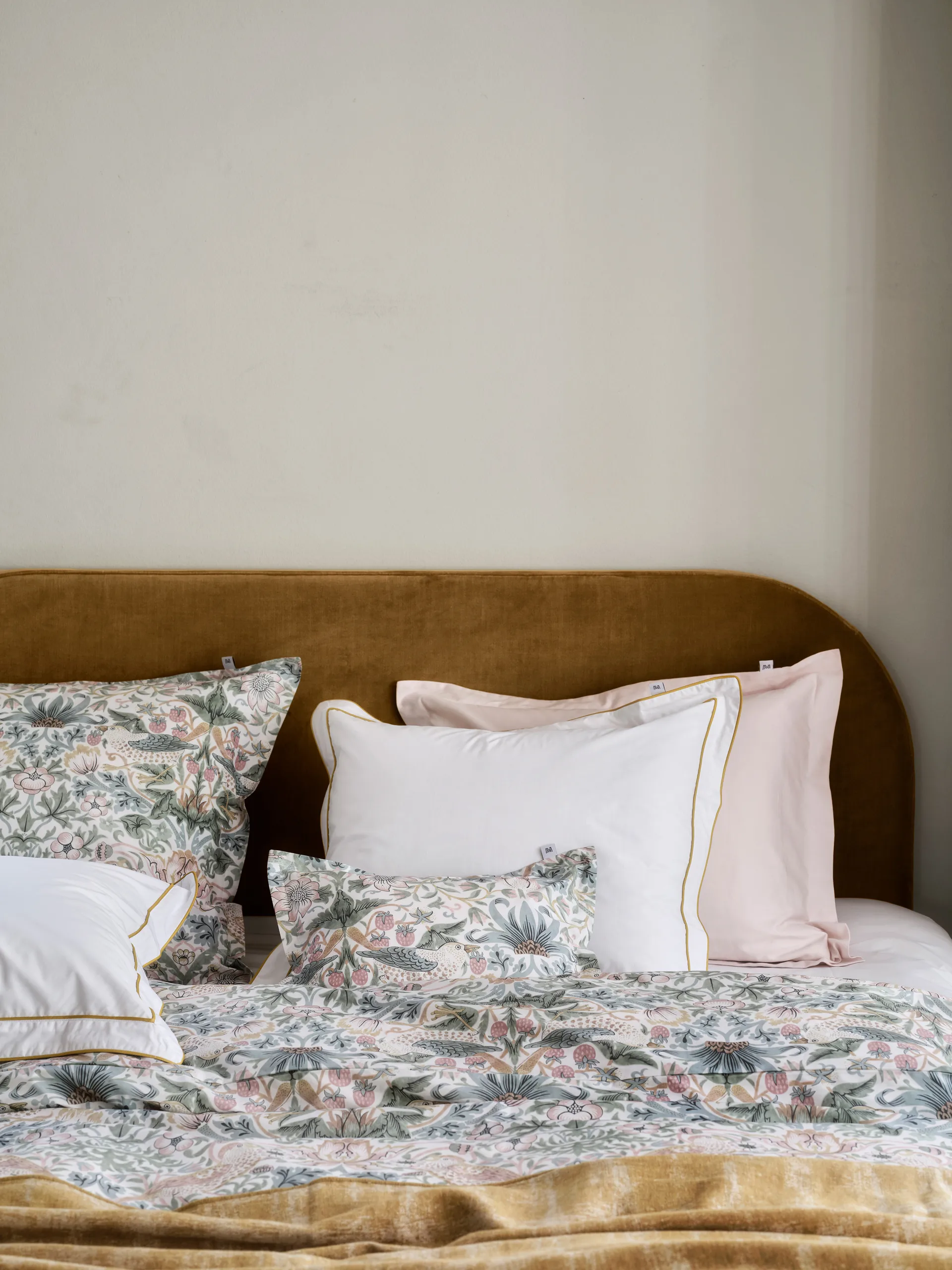 Morris & Co. Strawberry Thief Örngott, Grön, 50x60 cm Mille Notti