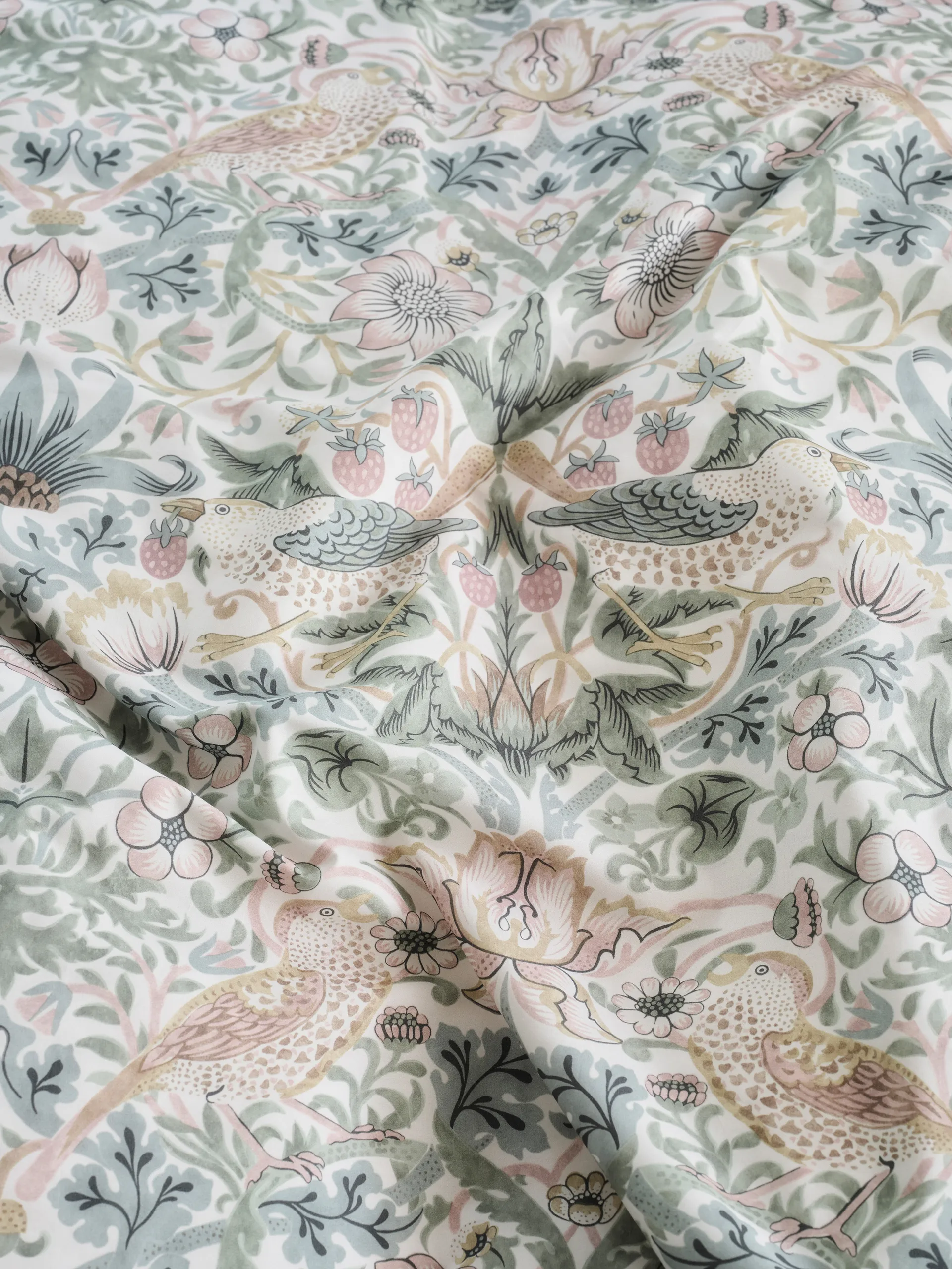 Morris & Co. Strawberry Thief Påslakan, Grön-220x220 cm Mille Notti