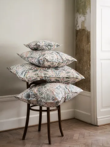 Morris & Co. Strawberry Thief Påslakan - Grön-220x220 cm - Mille Notti