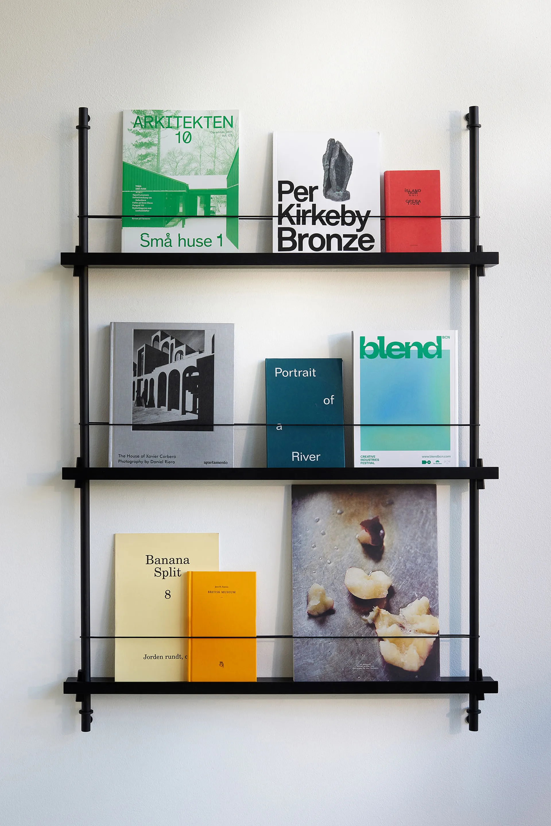 Magazine Shelving tidningsställ, Rökt ek-warm grey, 85x115x7 cm, MS.115.1 MOEBE
