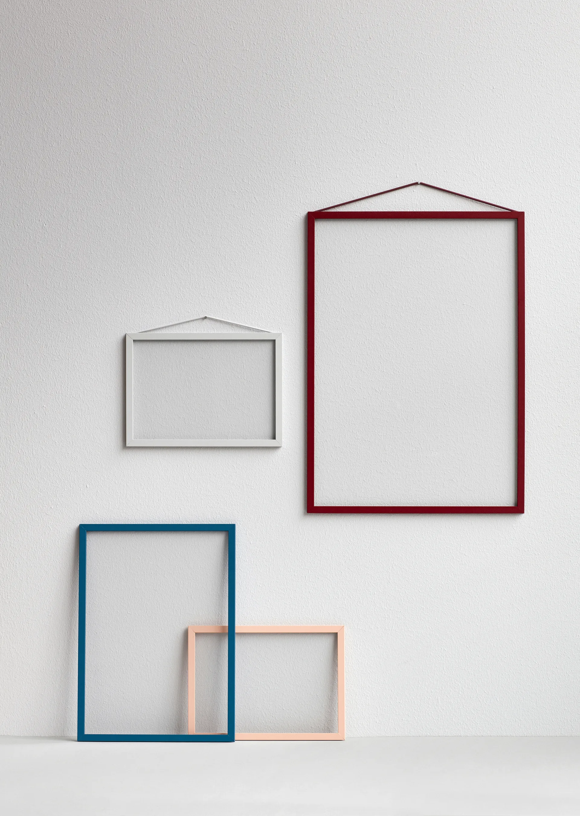 Moebe ram A3 31,3x43,6 cm, Transparent, Red MOEBE