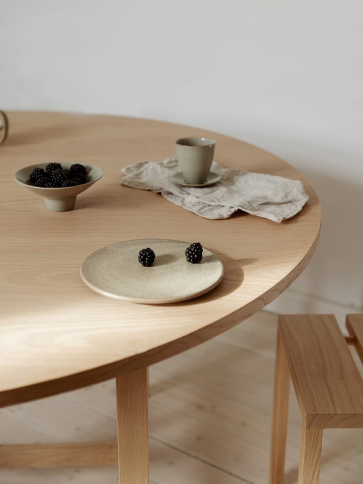 Moebe round dining table matbord Ø140 x73,2 cm, Ek MOEBE