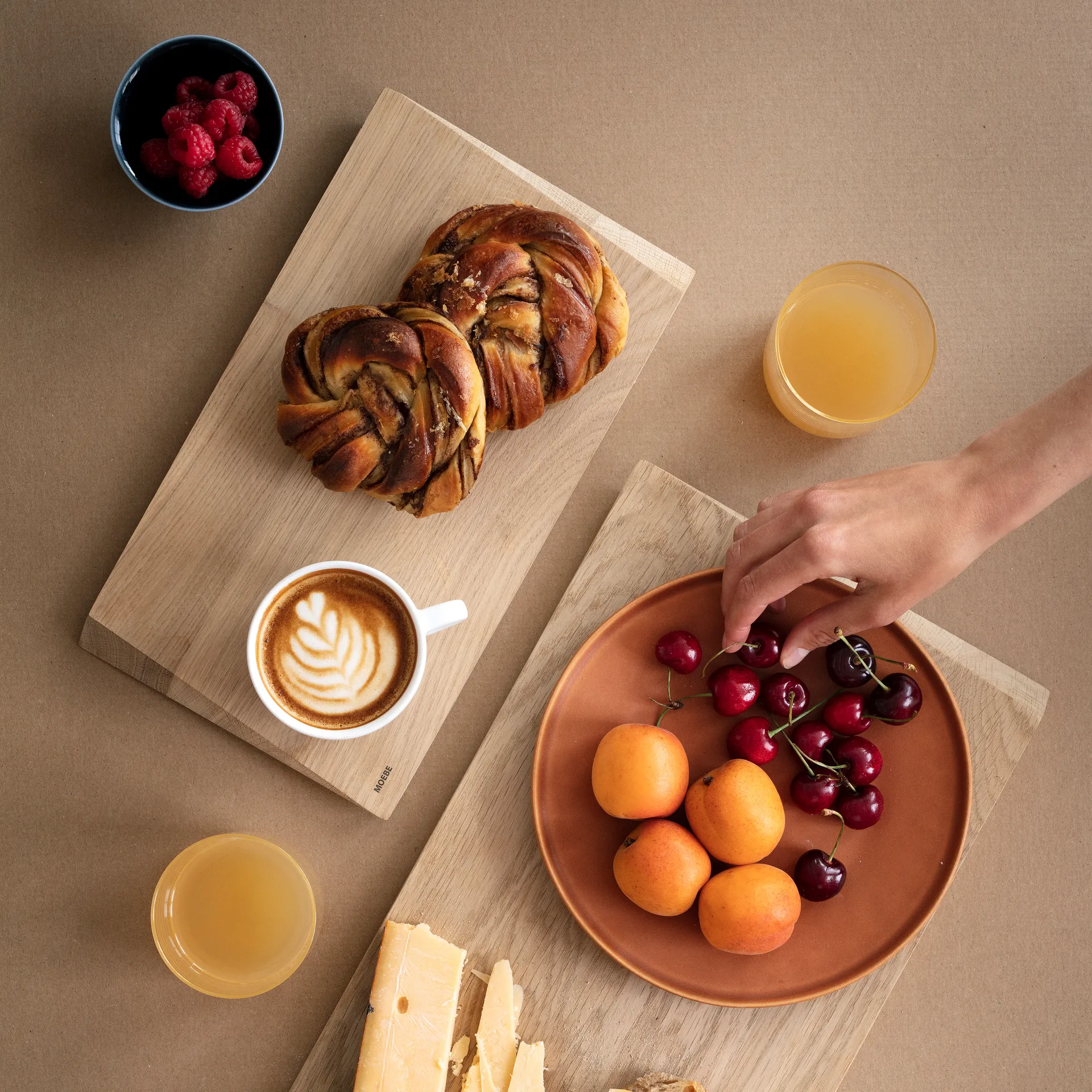 Moebe skärbräda liten 18,5x33 cm, Beige MOEBE