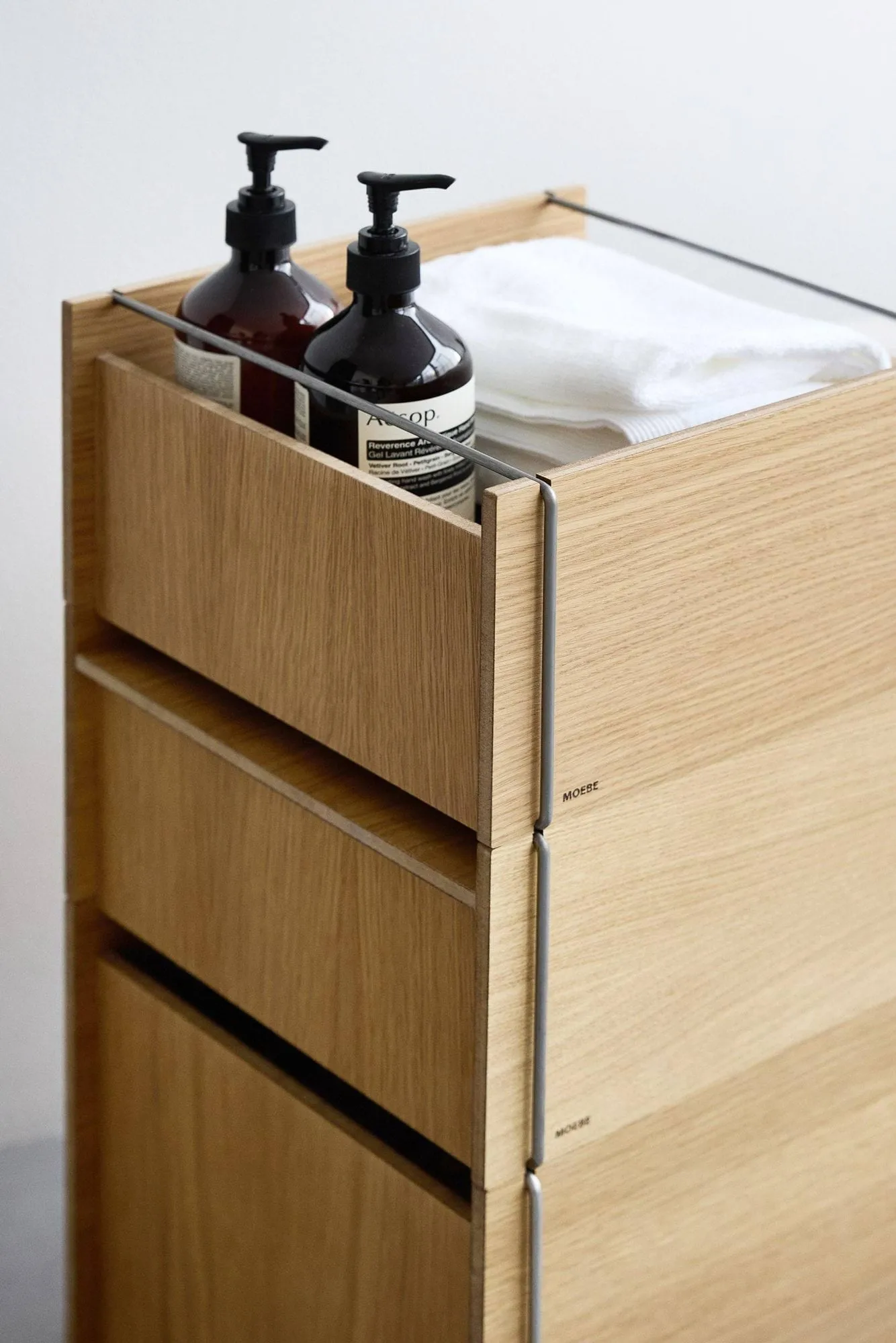 Moebe storage box, Oljad ek-rostfritt stål, small, 16,5x30x31 cm MOEBE