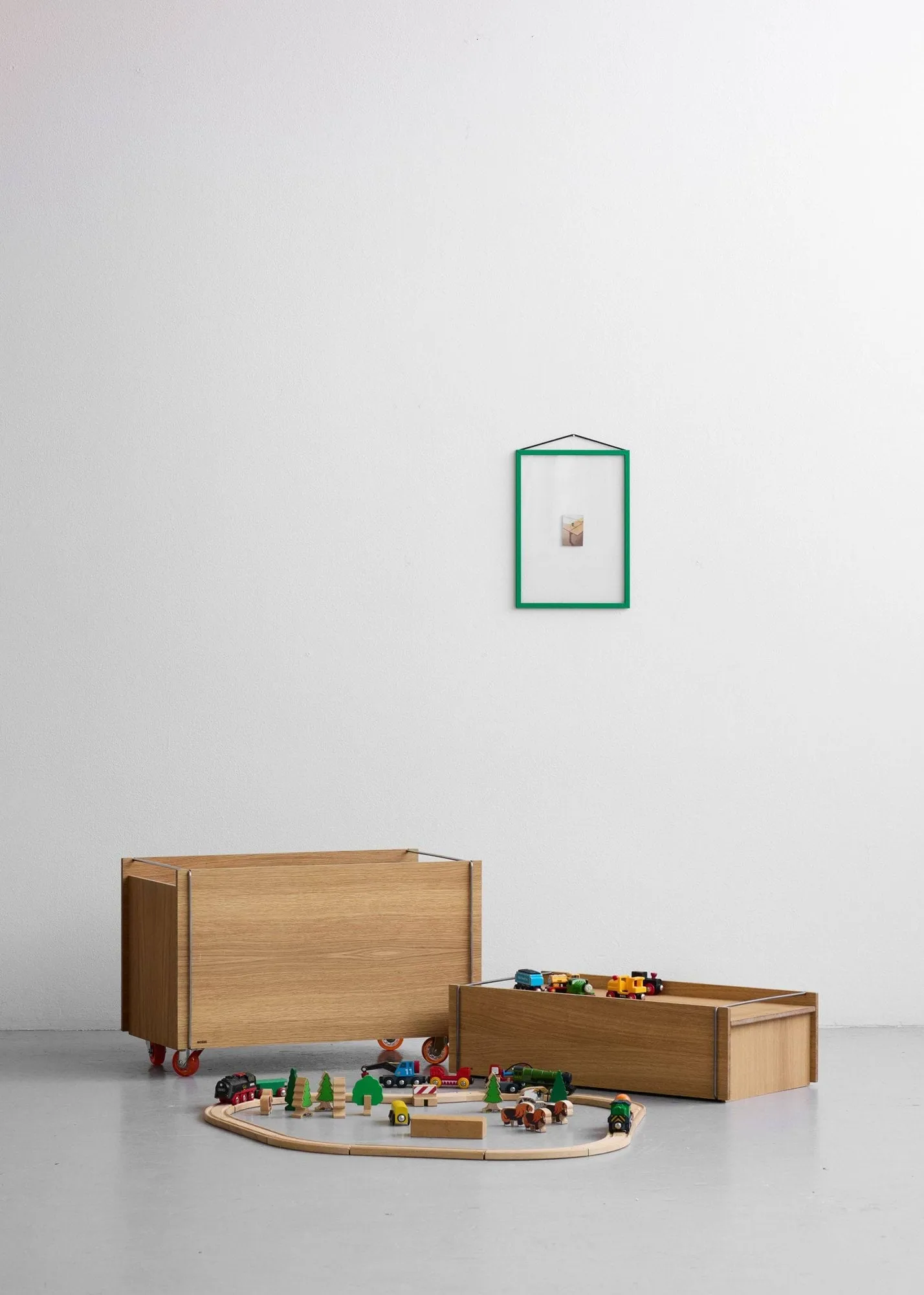 Moebe storage box, Oljad ek-svart, low, 16,5x60x31 cm MOEBE