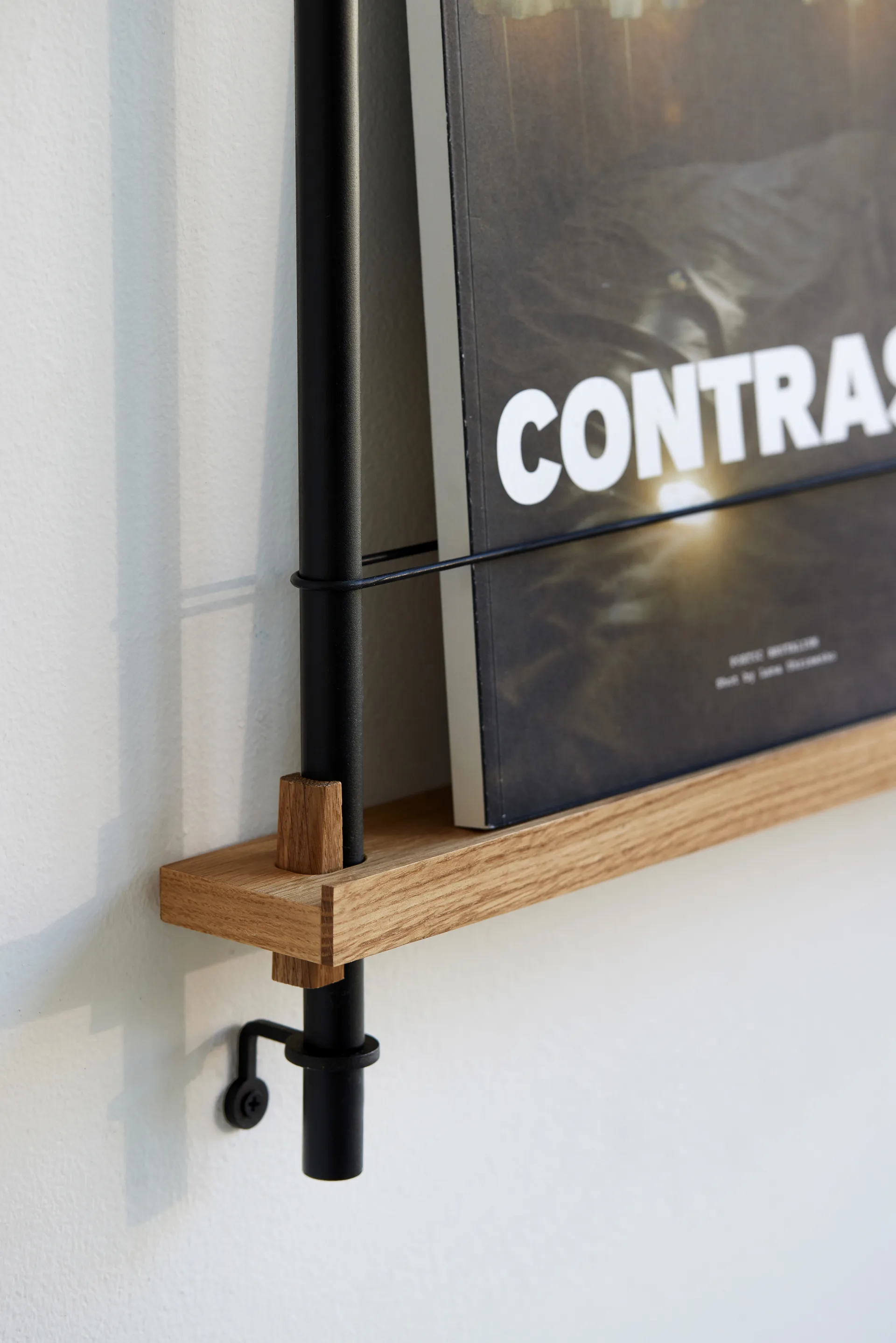 Moebe tidningsställ, Oak-white MOEBE