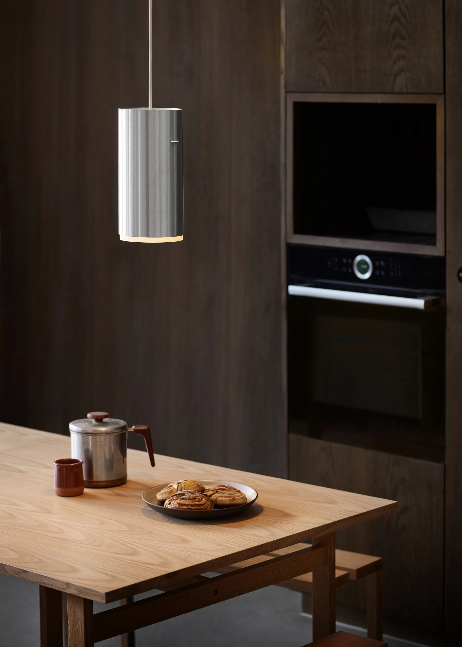 Moebe Tube pendel large Ø14 cm, Borstad aluminium MOEBE