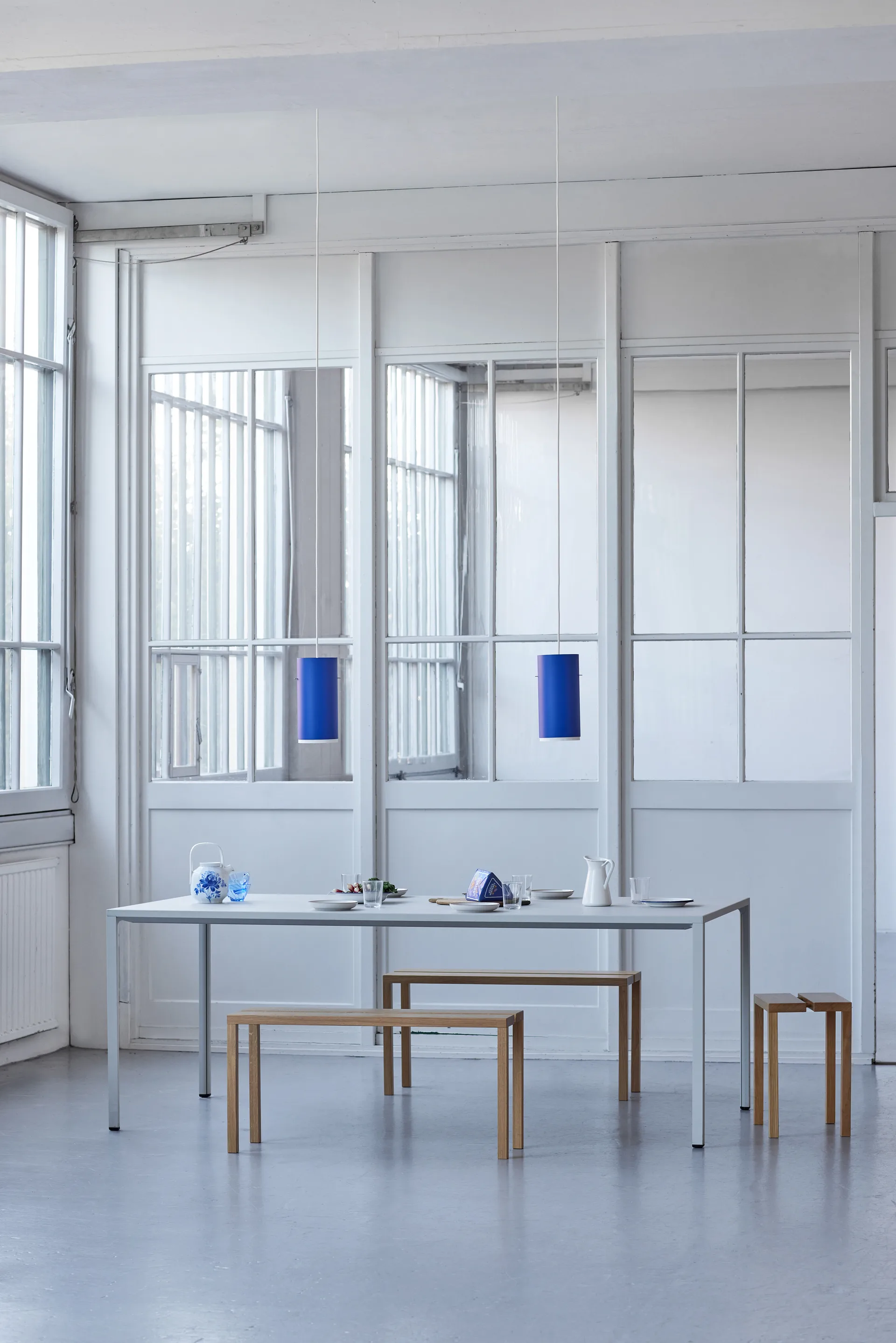 Moebe Tube pendel large Ø14 cm, Deep blue MOEBE