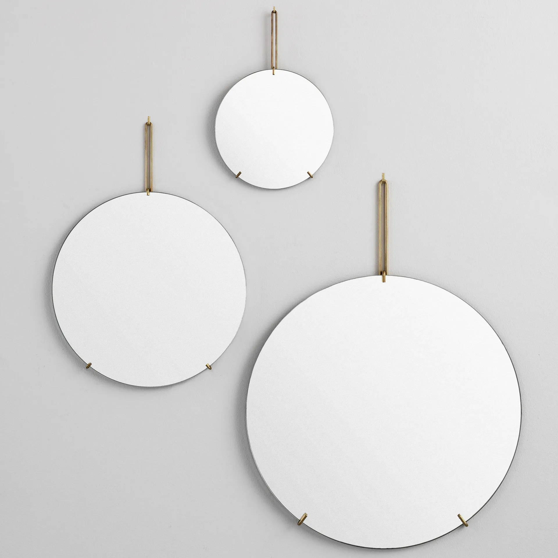 Moebe wall mirror Ø 70 cm, Mässing MOEBE