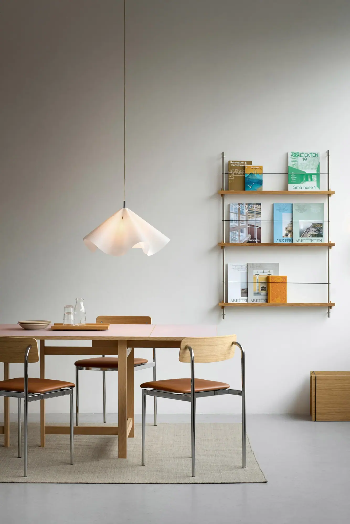 Sinuate pendel, White-stainless steel, medium Ø60x30 cm MOEBE