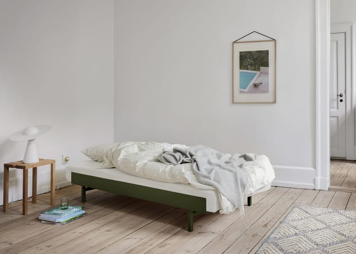 Utdragbar säng 90-180 cm med sängbord - Pine Green - MOEBE