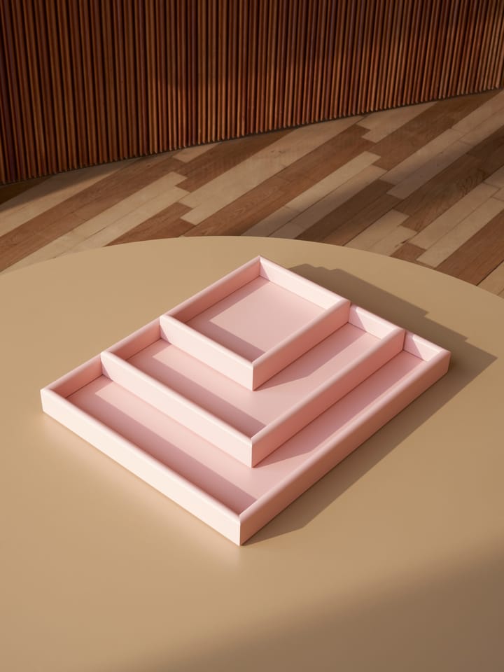 Arrange bricka medium 27,3x32,6 cm, Ruby Montana