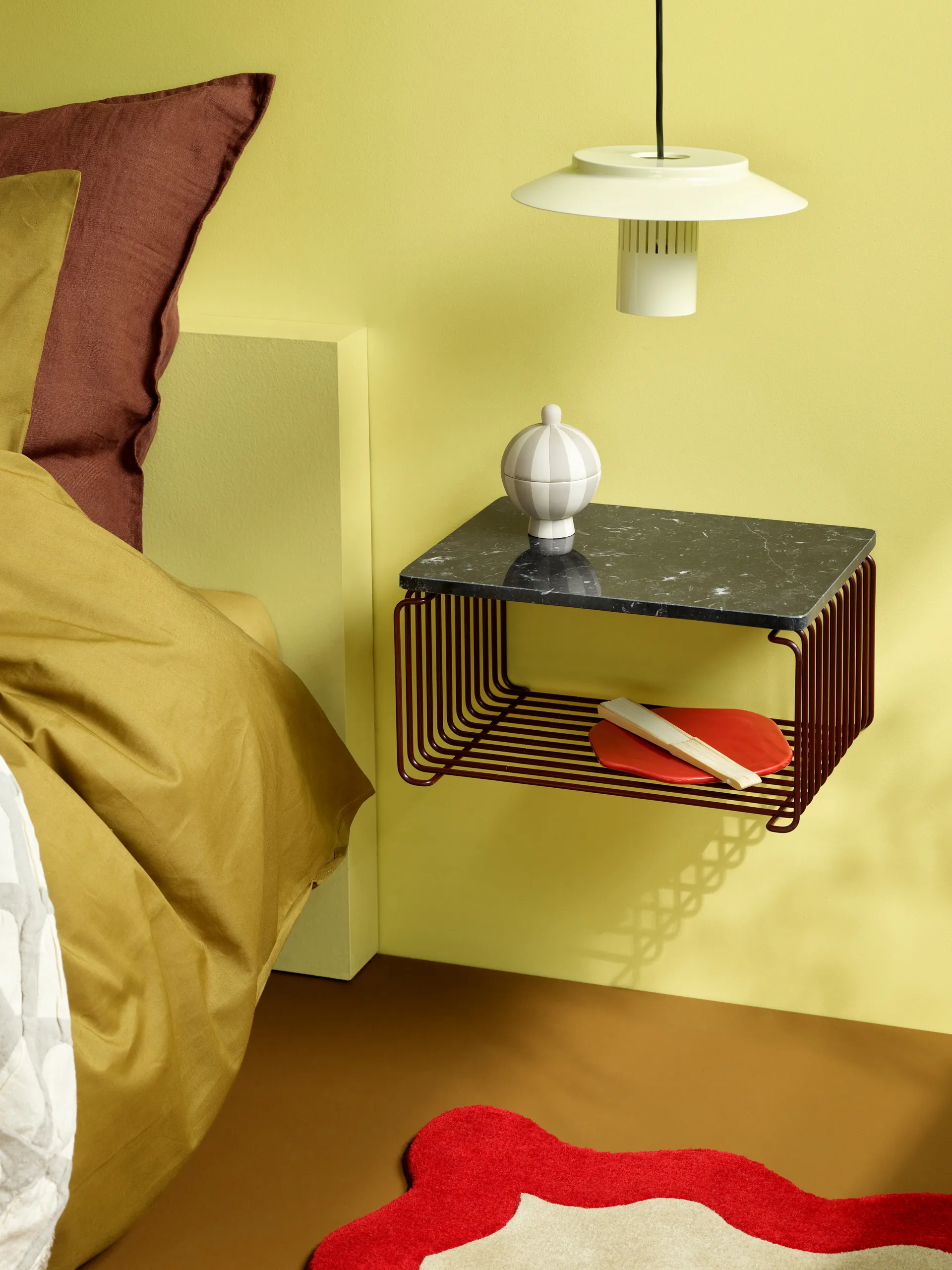 Panton Wire Half Height hylla 34,8x17,2x25,7 cm, Black red Montana